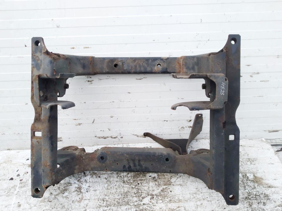 Jeep Cherokee 2004 Subframe - FRONT
