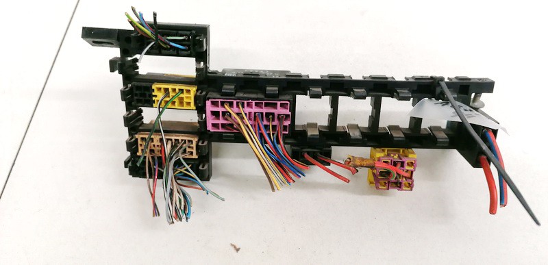 8A1937503 Audi 80 1993 Saugikliu deze - Thumbnail 2