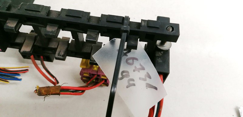 8A1937503 Audi 80 1993 Saugikliu deze - Thumbnail 3