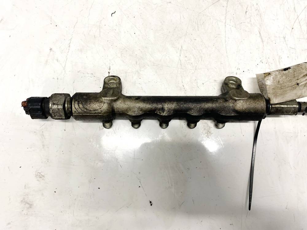 Toyota Corolla Verso 2007 Fuel injector rail (injectors)(Fuel distributor) - Thumbnail 3