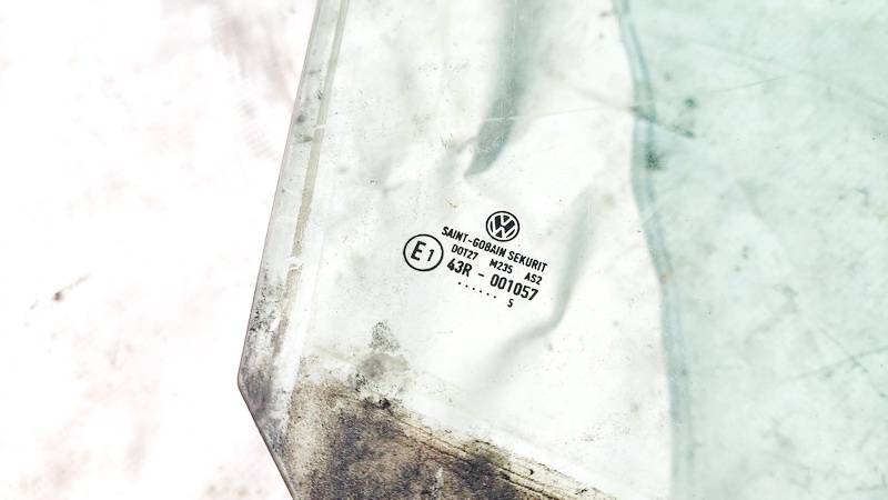 AS2 Volkswagen Golf 2005 Door-Drop Glass - FRONT RIGHT - Thumbnail 3