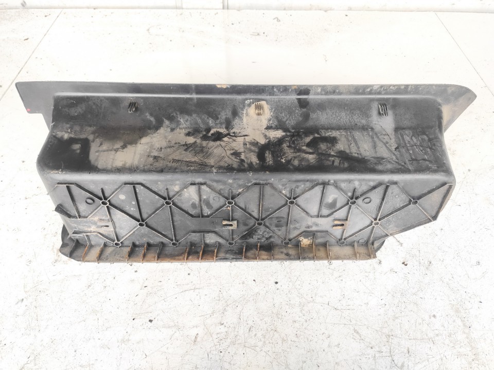 701863735A Volkswagen Transporter 1996 Left Sill Moulding - Thumbnail 3