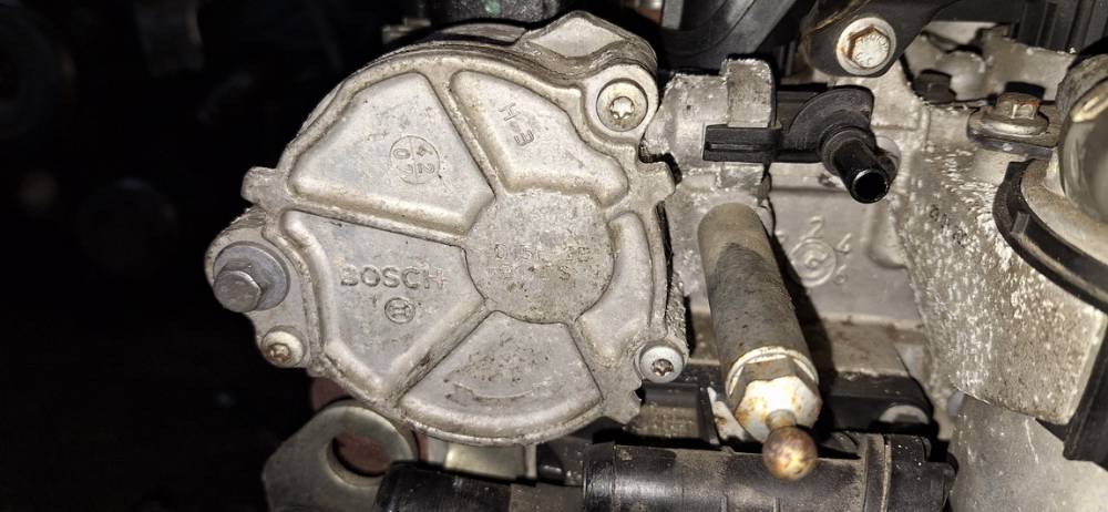 D1562B Ford C-MAX 2008 Brake Vacuum Pump