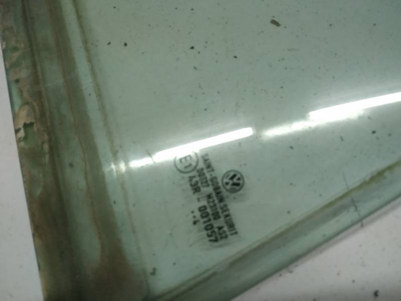 AS2 Volkswagen Golf 2004 Ventanilla de ventilación de la puerta trasera - TRASERO DERECHO - Thumbnail 2