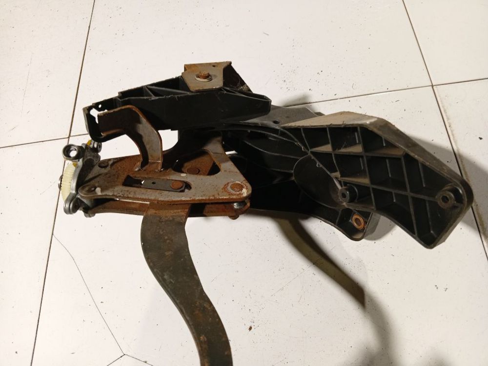 Chrysler Pacifica 2004 Pedal work, Brake pedal, Pedal bracket, Clutch pedal - Thumbnail 4