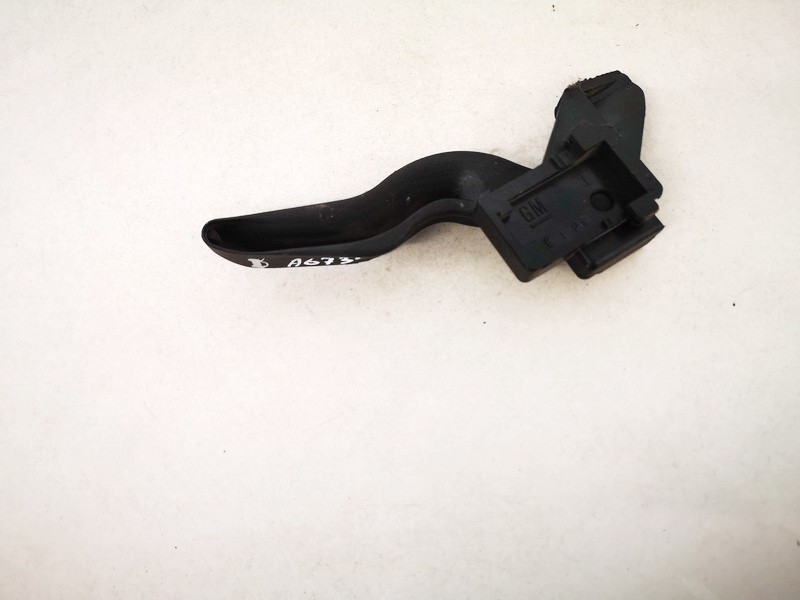 Opel Omega 1995 Konepellin avaus tanko