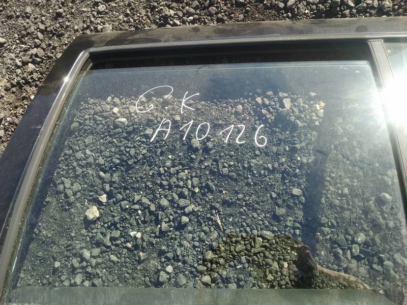 AS2 Volkswagen Golf 2002 Oven lasi - TAKANA VASEMMALLA