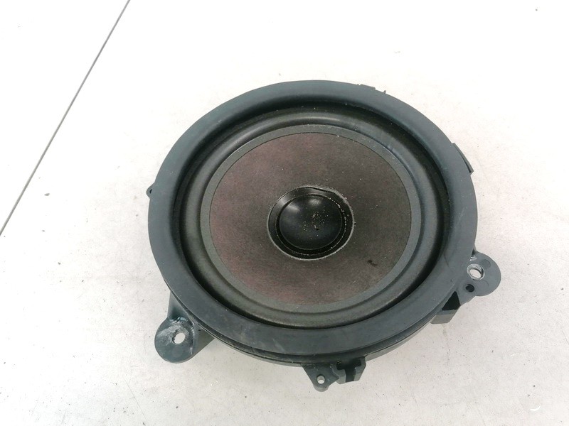8651207 Volvo V50 2004 Speaker (audio)
