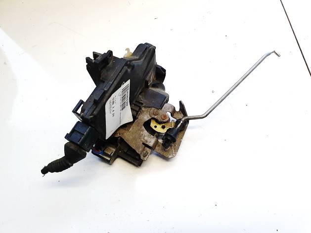 Audi A4 2002 Oven Lukko - EDESSÄ VASEMMALLA