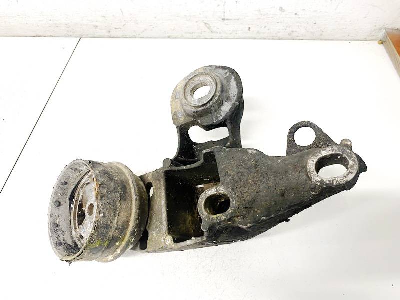 4B01993518 Volkswagen Passat 2000 Engine Mount Bracket and Gearbox Mount Bracket