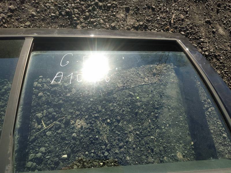 AS2 Volkswagen Golf 2002 Oven lasi - TAKANA OIKEALLA