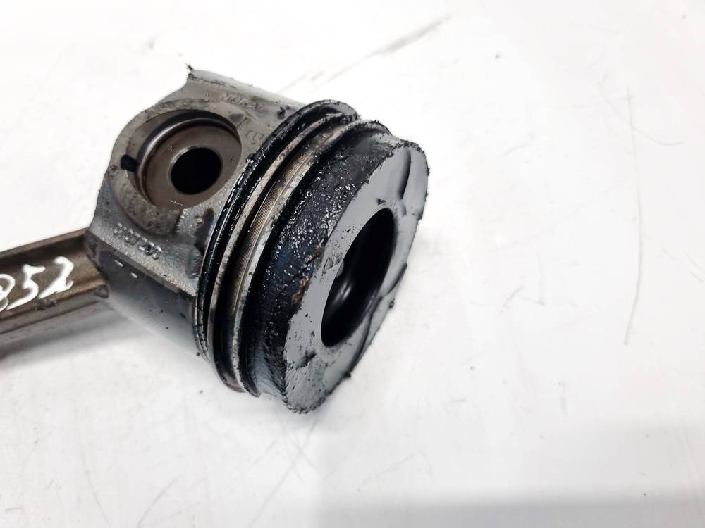 Opel Vectra 2000 Piston and Conrod (Connecting rod) - Thumbnail 2