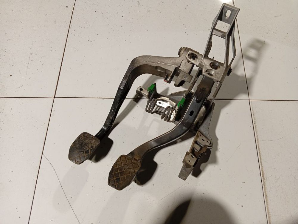 8D1721117K Audi A6 1999 Pedal work, Brake pedal, Pedal bracket, Clutch pedal