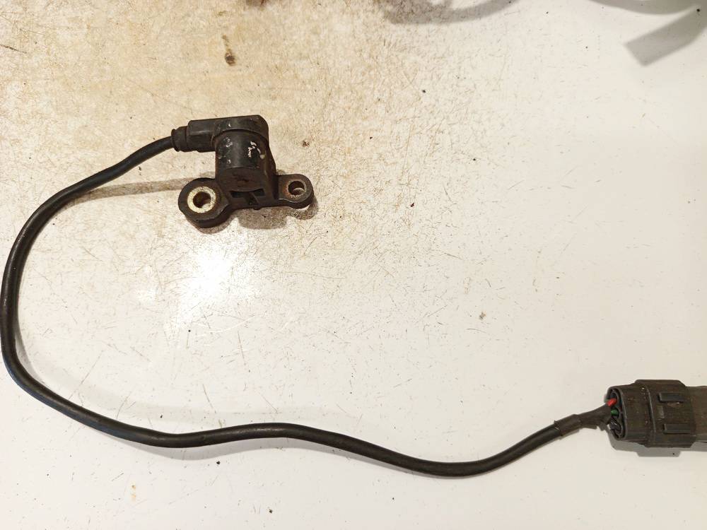 J5T151 Mazda 626 1999 Camshaft position sensor