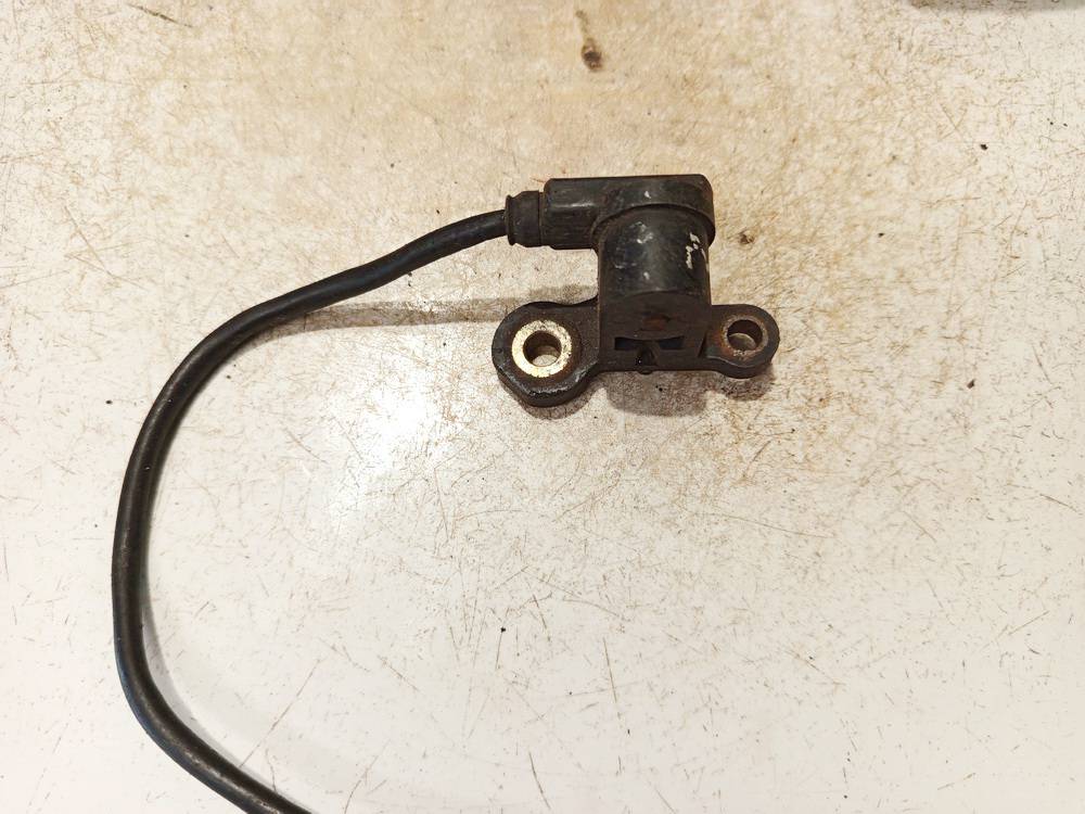 J5T151 Mazda 626 1999 Camshaft position sensor - Thumbnail 2