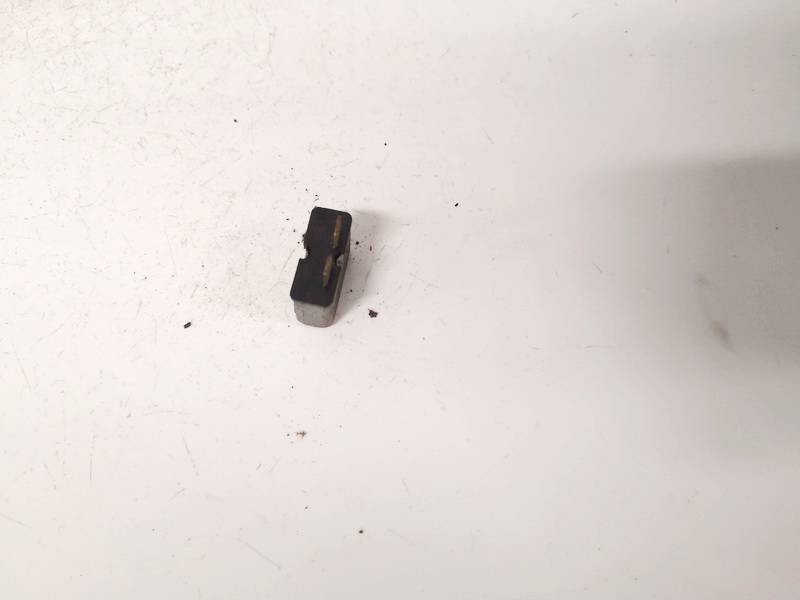 443937105A Audi A4 1995 Rele - Thumbnail 2