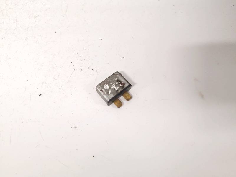 443937105A Audi A4 1995 Rele - Thumbnail 3