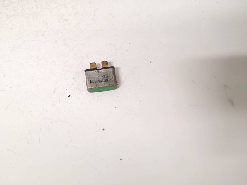 443937105A Audi A4 1995 Rele