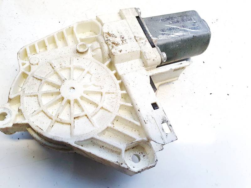 8K0959802B Audi Q5 2011 Window Motor - FRONT RIGHT