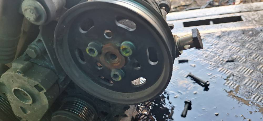 038145255B Skoda Octavia 2003 Pump assembly - Power steering pump - Thumbnail 2