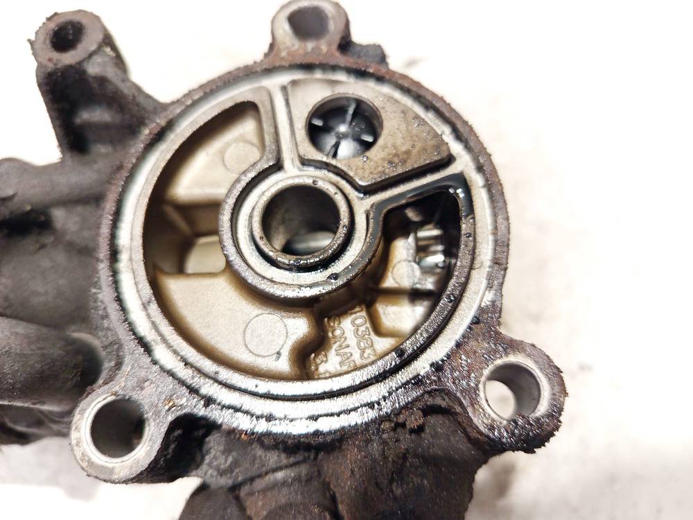 Volvo V50 2006 Obudowa filtra oleju - Thumbnail 3