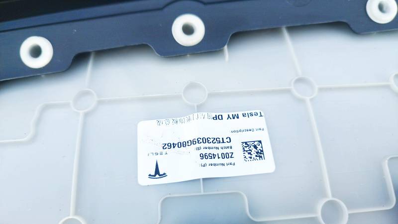 CT523039G00462 Tesla Model Y 2023 avant Gauche Porte Carte Panneau Tapisserie Bordure - Thumbnail 3