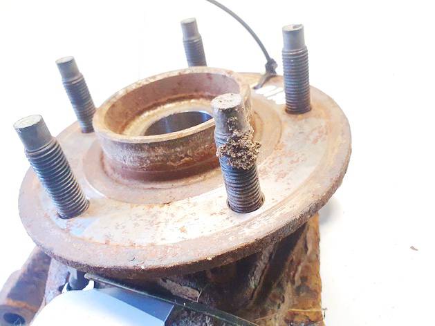 IJ113019 Chevrolet Captiva 2006 Кулак поворотный передний левый