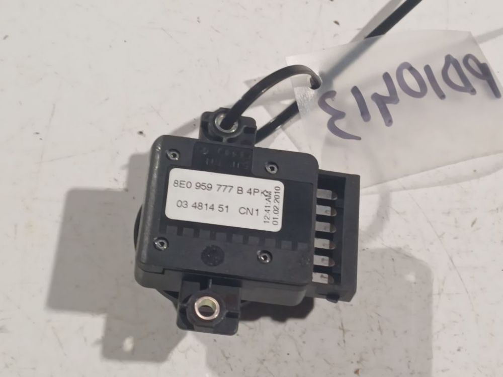 8E0959777B Skoda Superb 2010 Przycisk sterowania fotela - Thumbnail 2