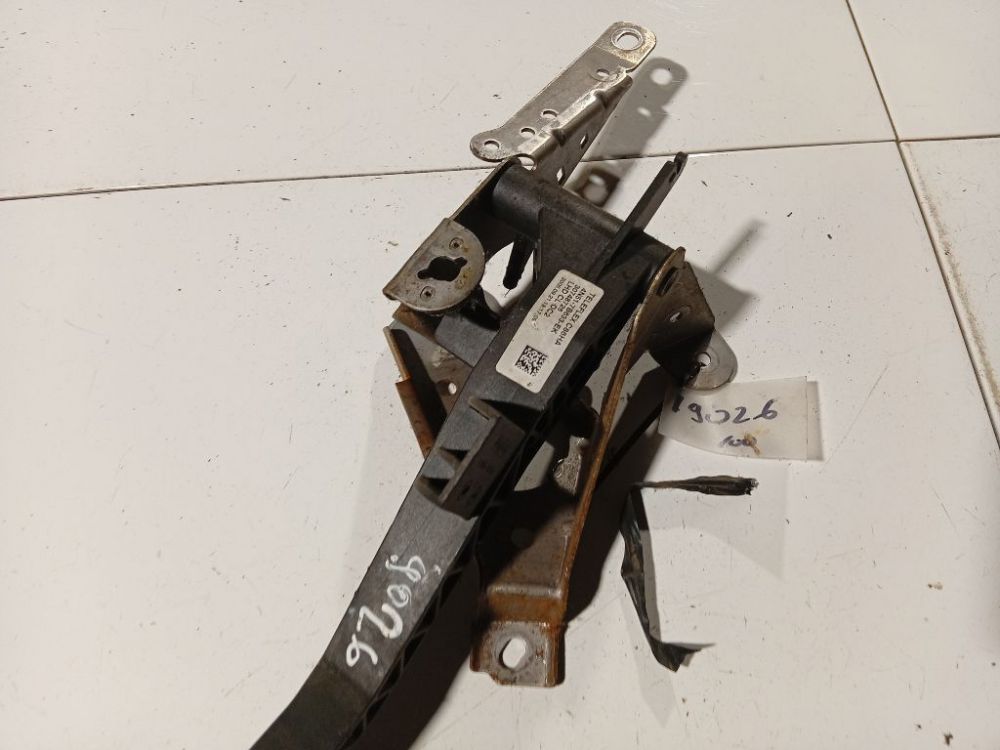 4N517B633EK Volvo V50 2005 Pedał sprzęgła - Thumbnail 3