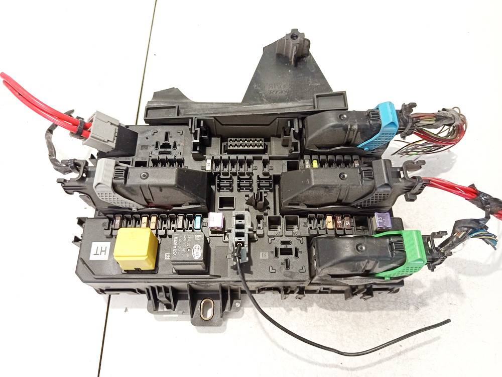 13115937 Opel Astra 2008 Fuse box