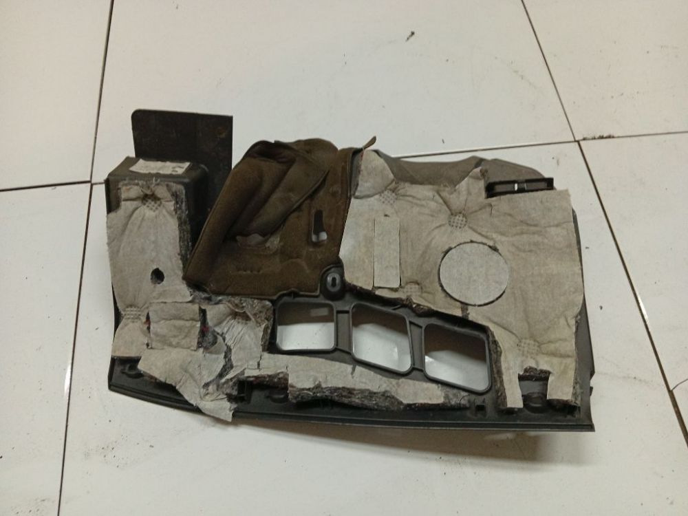 715260010 BMW 1-Series 2005 garniture intérieure - Thumbnail 3