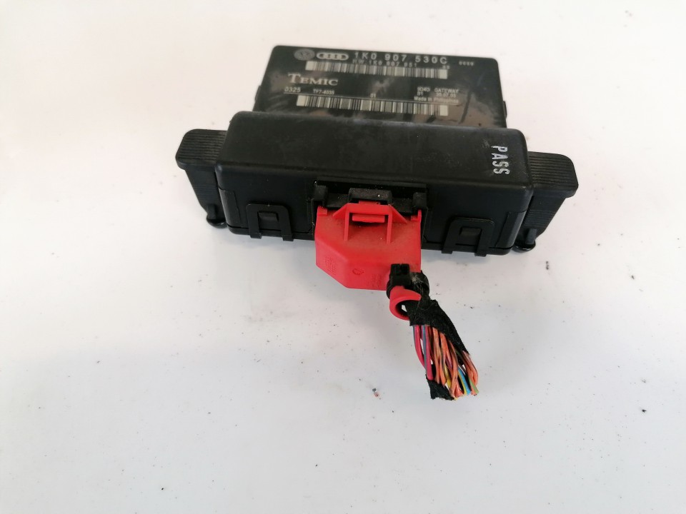 1k0907530c 1k0907951 Door control relay (DOOR CONTROL UNIT MODULE ECU ) Volkswagen Touran 2003 2