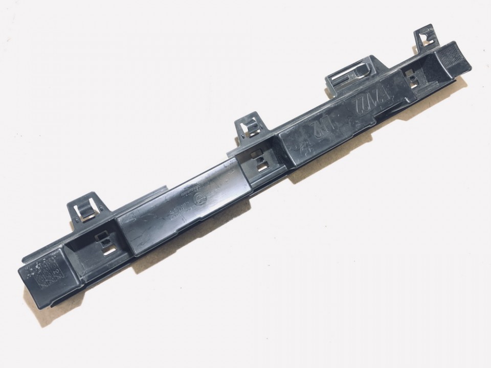 51777268073 BMW 1-Series 2012 Slenkscio laikiklis kairys