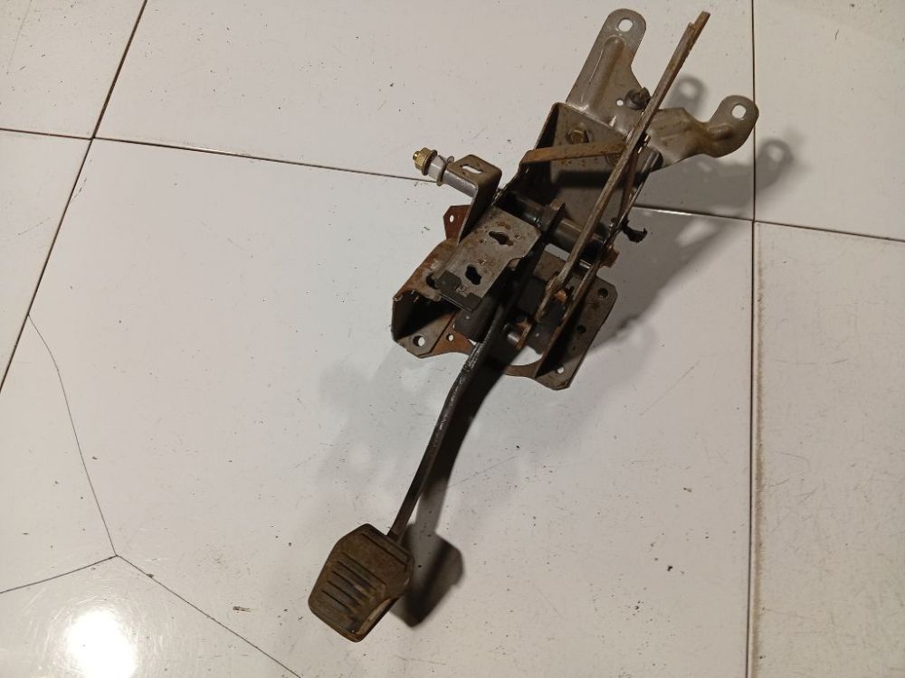 Ford Mondeo 2004 Pedał sprzęgła