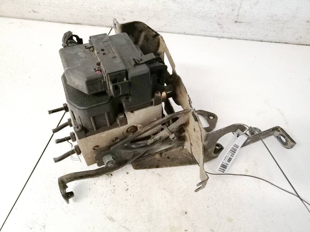 0273004132 Audi A4 1997 ABS yksikkö
