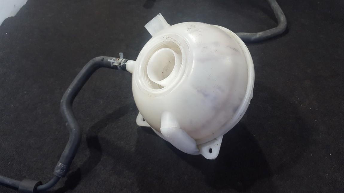 1J0121403B Skoda Octavia 2002 Tosola tvertne (dzesēšanas šķidruma izplešanās tvertne)