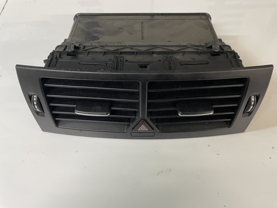 1698300054 Mercedes-Benz A-CLASS 2004 Dash Vent (Air Vent Grille)