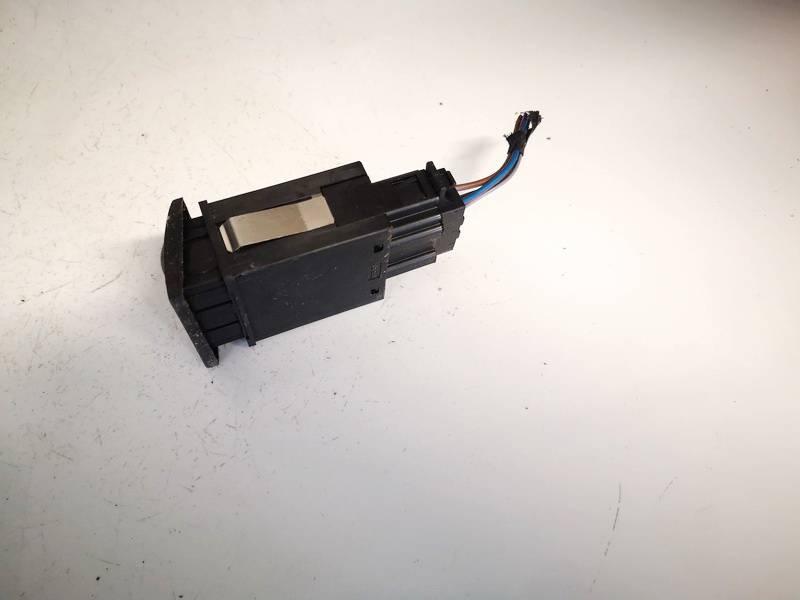 1U0959833C Skoda Octavia 2004 Degalu bako atidarymo mygtukas - Thumbnail 3