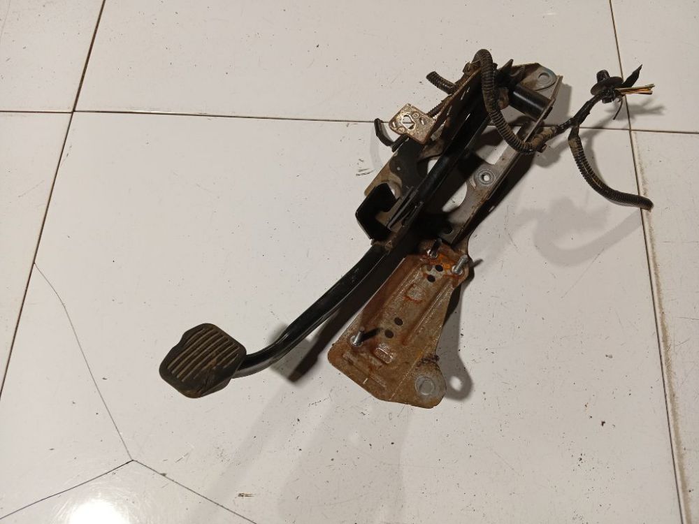 4N512467CE Volvo V50 2005 Pedal work, Brake pedal, Pedal bracket, Clutch pedal