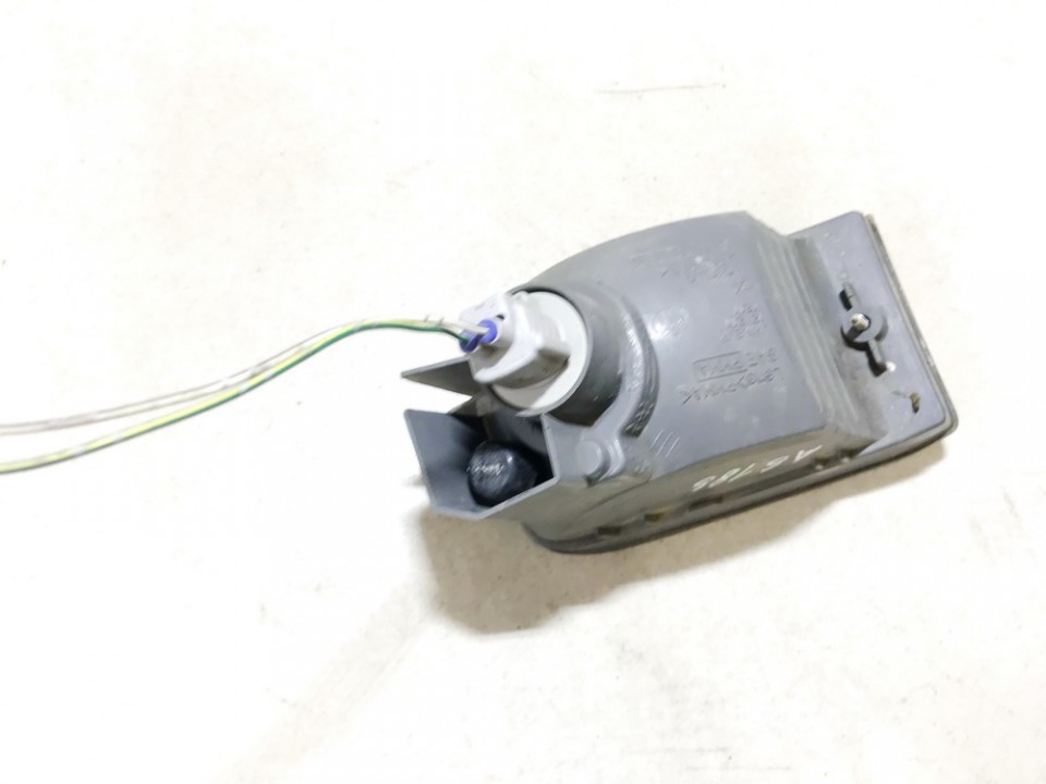 Toyota RAV-4 2002 Suuntavalo - EDESSÄ OIKEALLA - Thumbnail 3