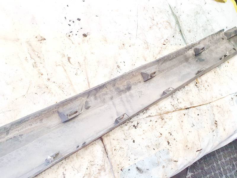 Volkswagen Passat 2006 pare-boue latéral droite - Thumbnail 3