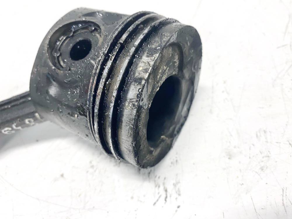 028HDE Audi A4 1995 Stumoklis su svaistikliu - Thumbnail 3