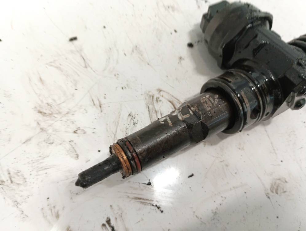038130073AG Skoda Fabia 2007 Fuel Injector - Thumbnail 3