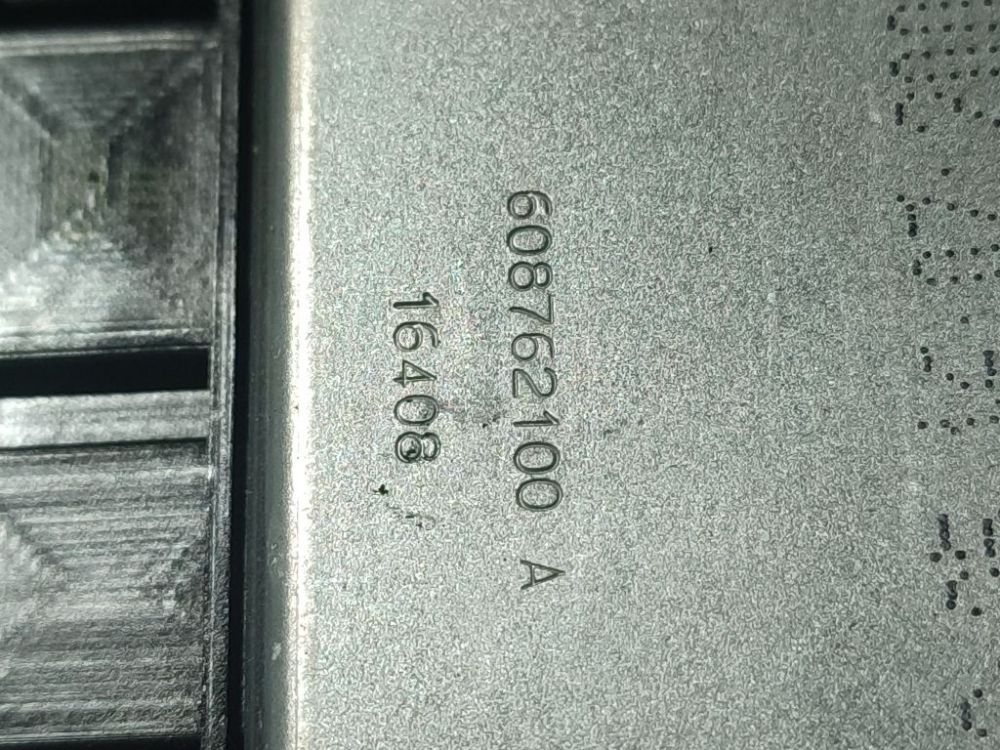 608762100A Citroen C5 2009 Airbag crash sensors module - Thumbnail 3