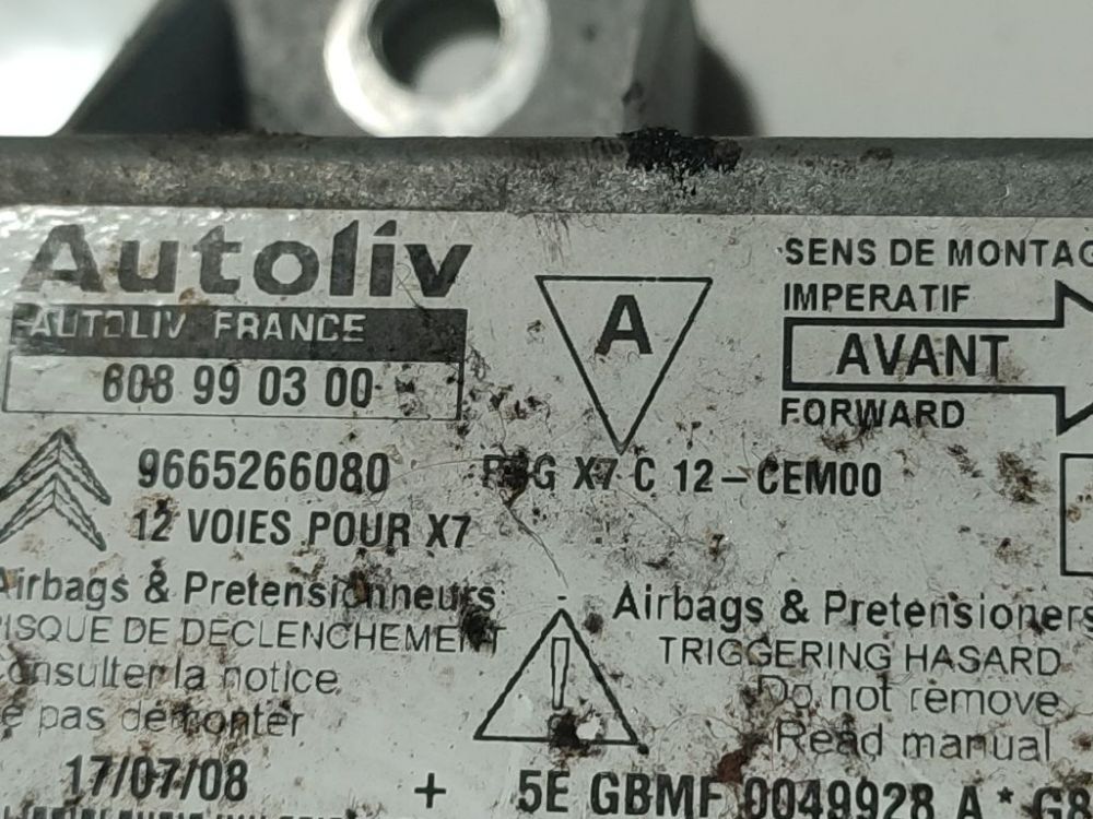 608762100A Citroen C5 2009 Airbag crash sensors module - Thumbnail 4