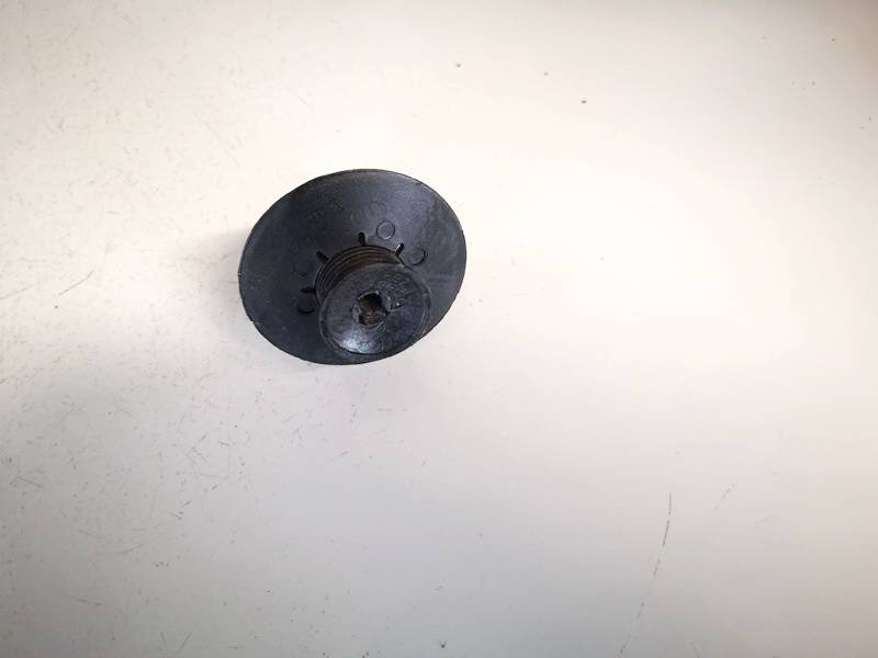 1J0723528 Skoda Octavia 2004 Muut kiinnikkeet