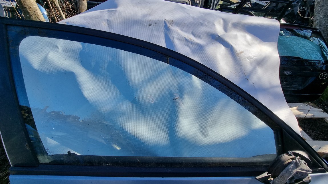 Volkswagen Passat 1998 Duru stiklas P.D.
