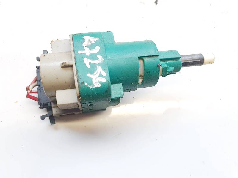 70485619 Audi A4 2002 Stabdziu zibintu daviklis (rele-varlyte) - Thumbnail 3