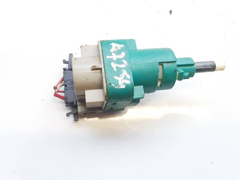 70485619 Audi A4 2002 Stabdziu zibintu daviklis (rele-varlyte) - Thumbnail 2