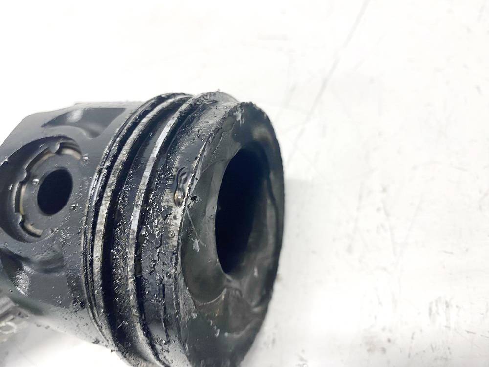 028HDE Audi A4 1995 Stumoklis su svaistikliu - Thumbnail 2